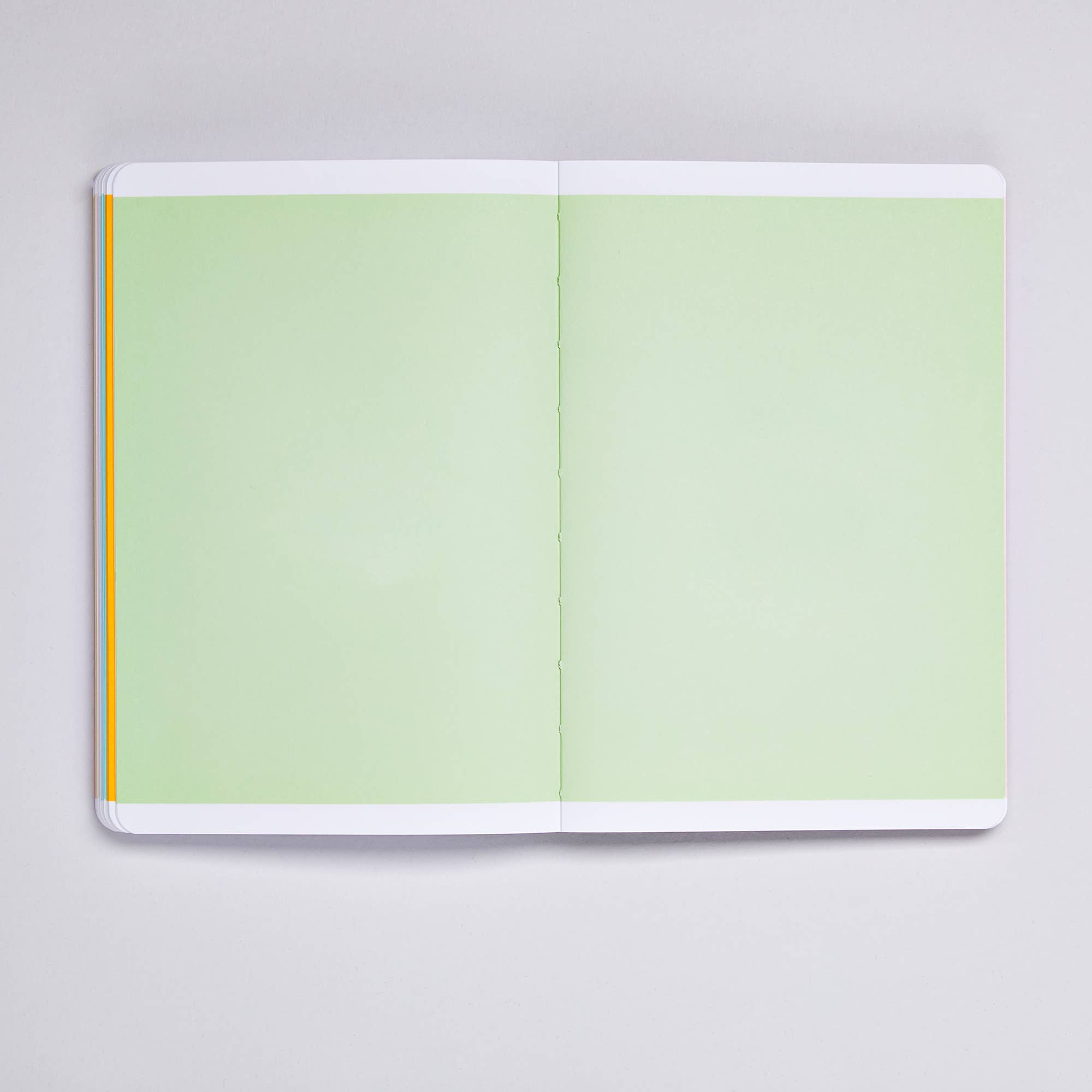 Bloom - Inspirationsbok 176 färgsidor från nuuna