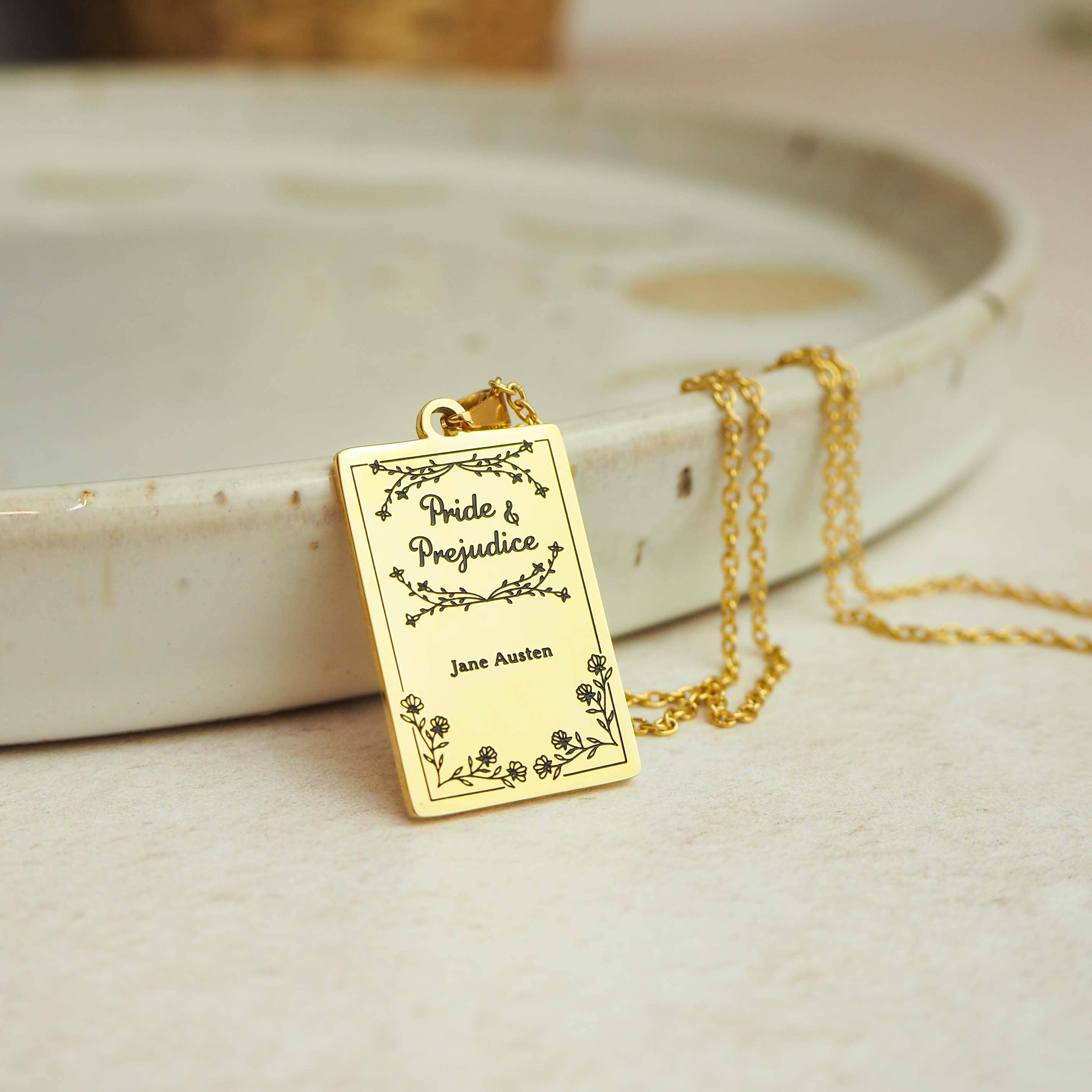 LiteraryEmporium - Halsband med bokmotiv Pride and Prejudice