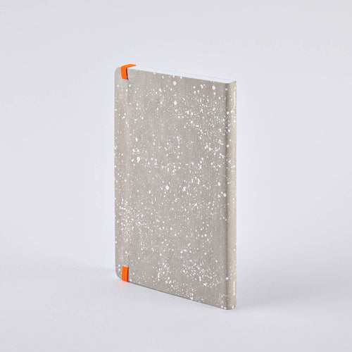Bloom - Inspirationsbok 176 färgsidor från nuuna