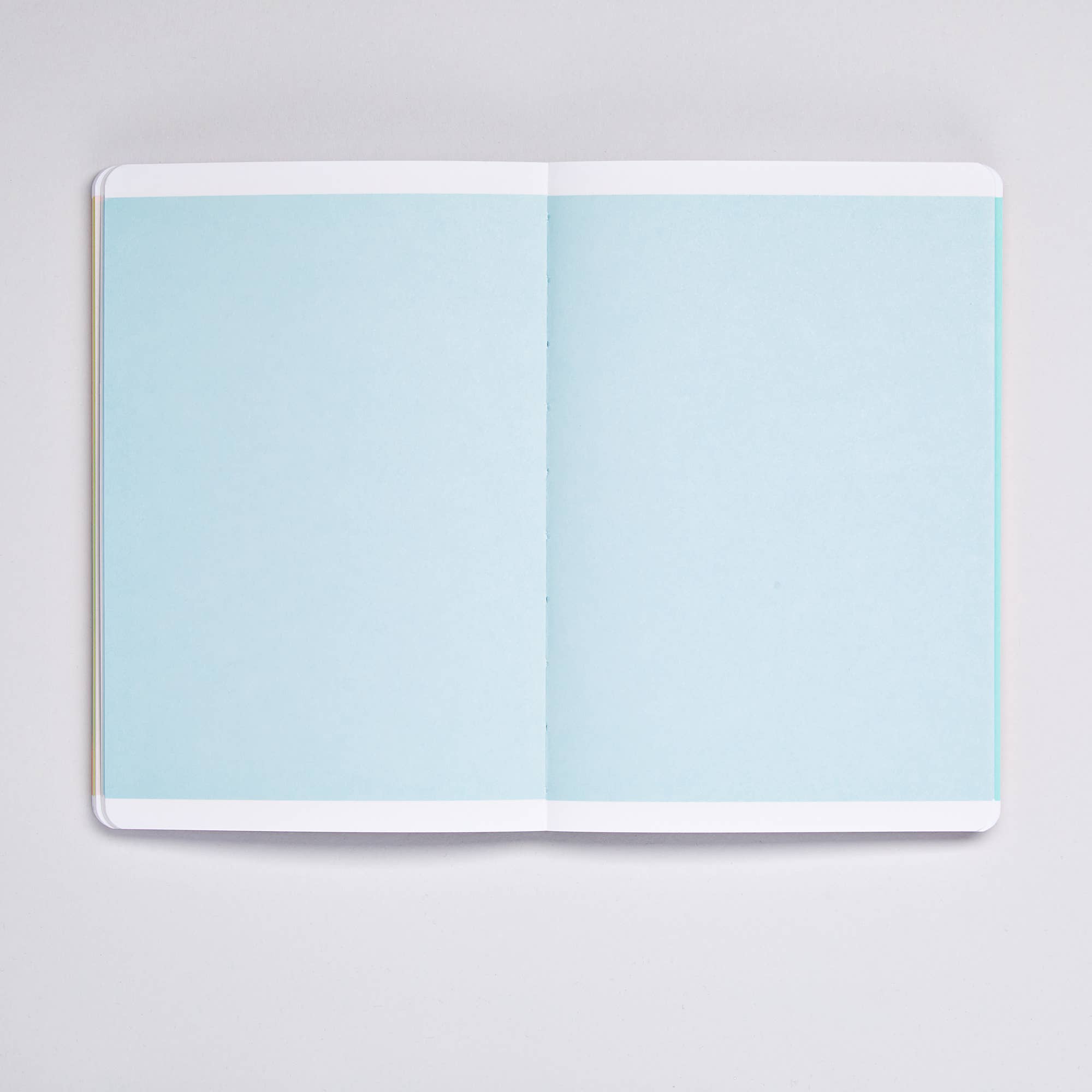 Bloom - Inspirationsbok 176 färgsidor från nuuna