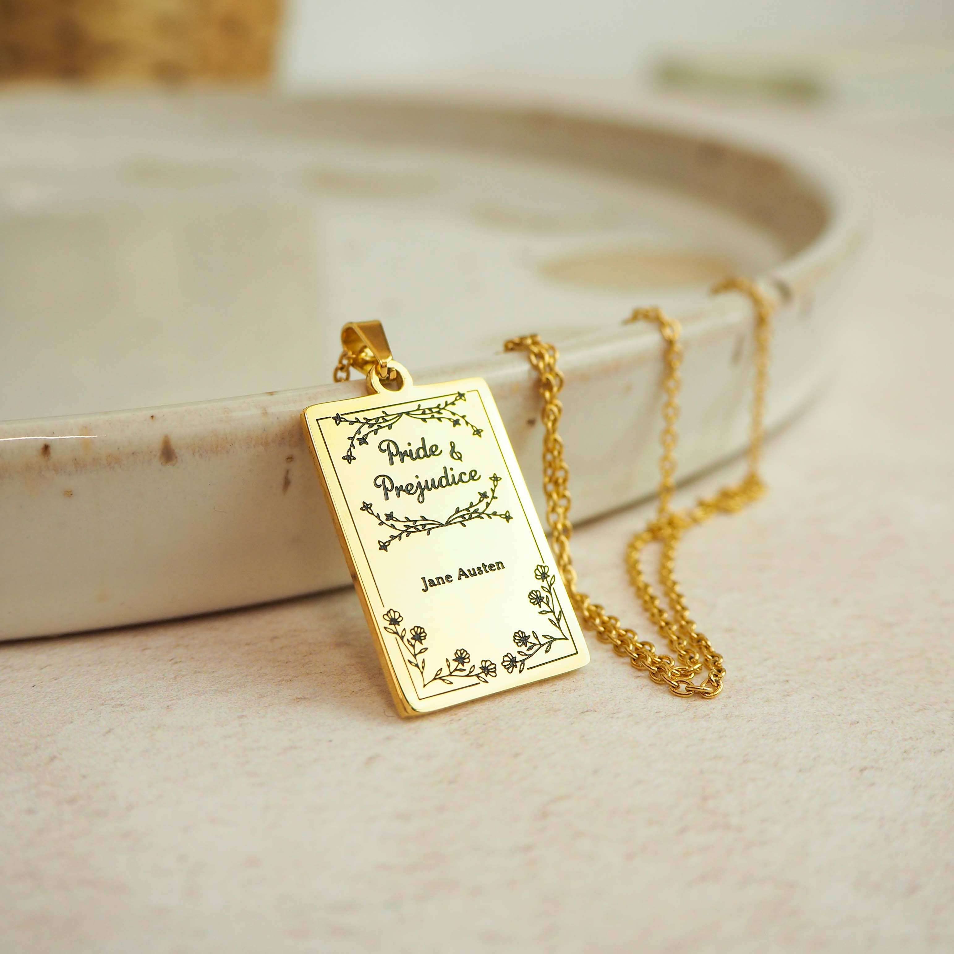 LiteraryEmporium - Halsband med bokmotiv Pride and Prejudice